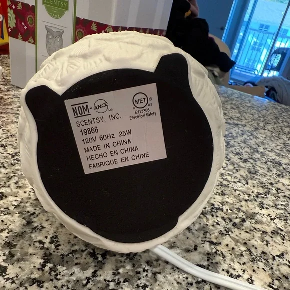 Scentsy Whoot Owl Warmer (full size) - Picture 6 of 10